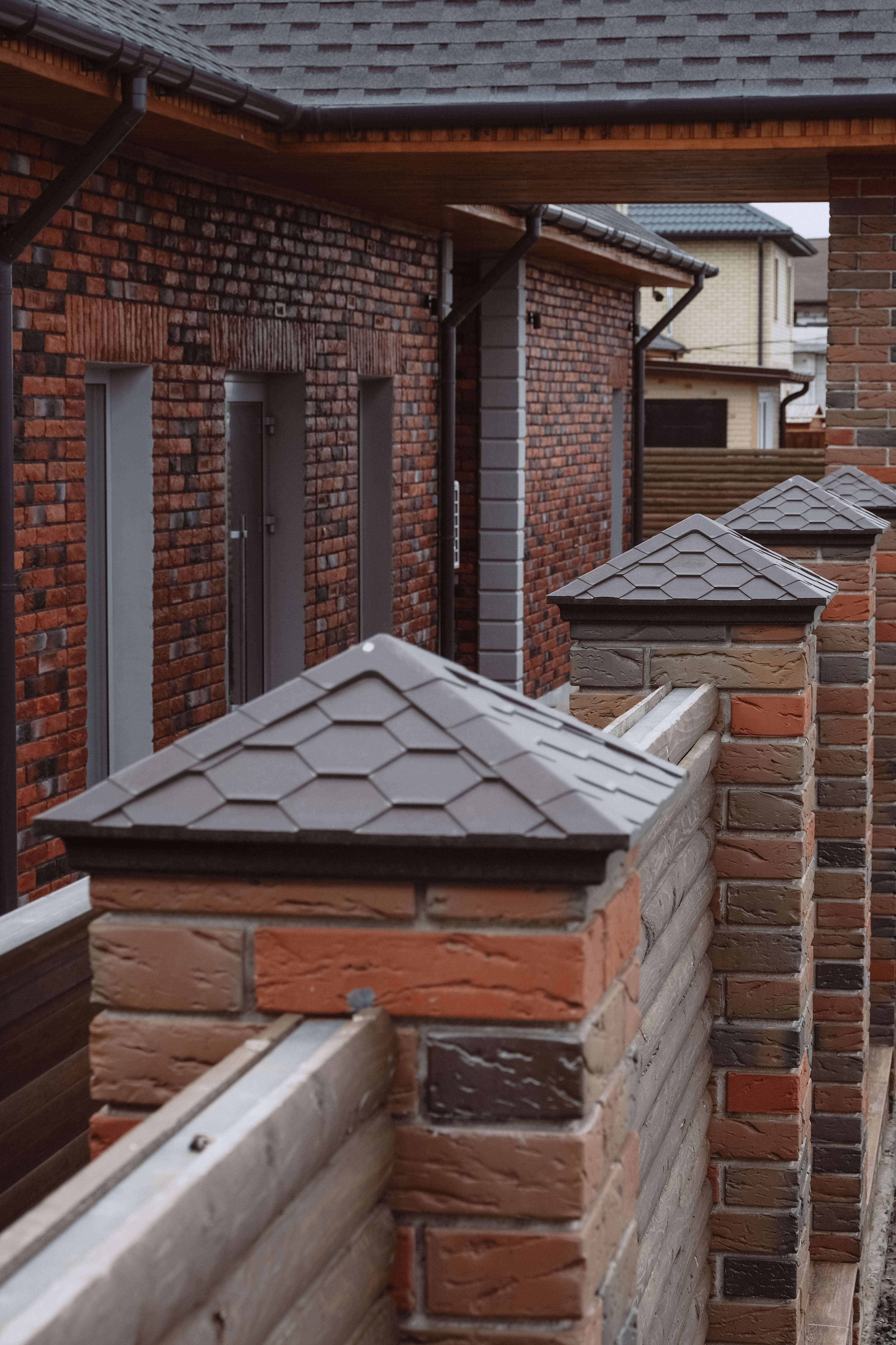 Колпак Zking Эверест Коричневый на столб 1.5х1.5 кирпича (390х390мм) в Реутове фото